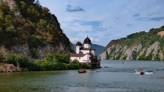 Statuia lui Decebal | Municipiul Dubov | Mănăstirea Mraconia